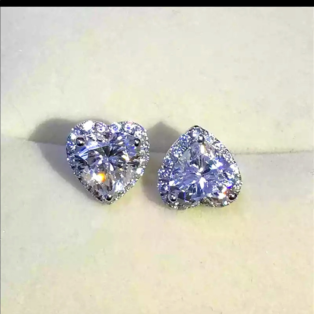 New heart stud earrings